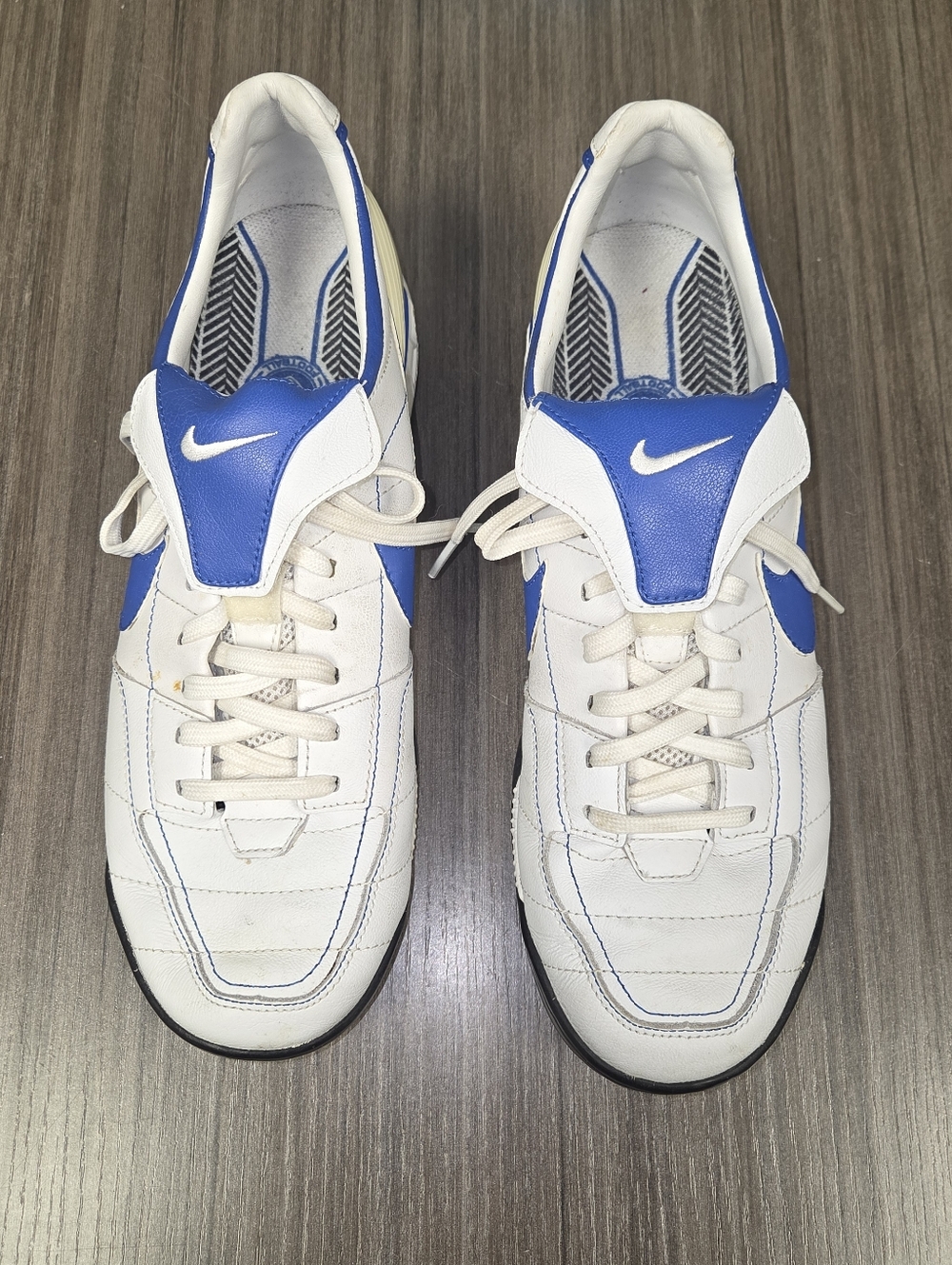 Nike men's size 11 "Tiempo Football" cleats